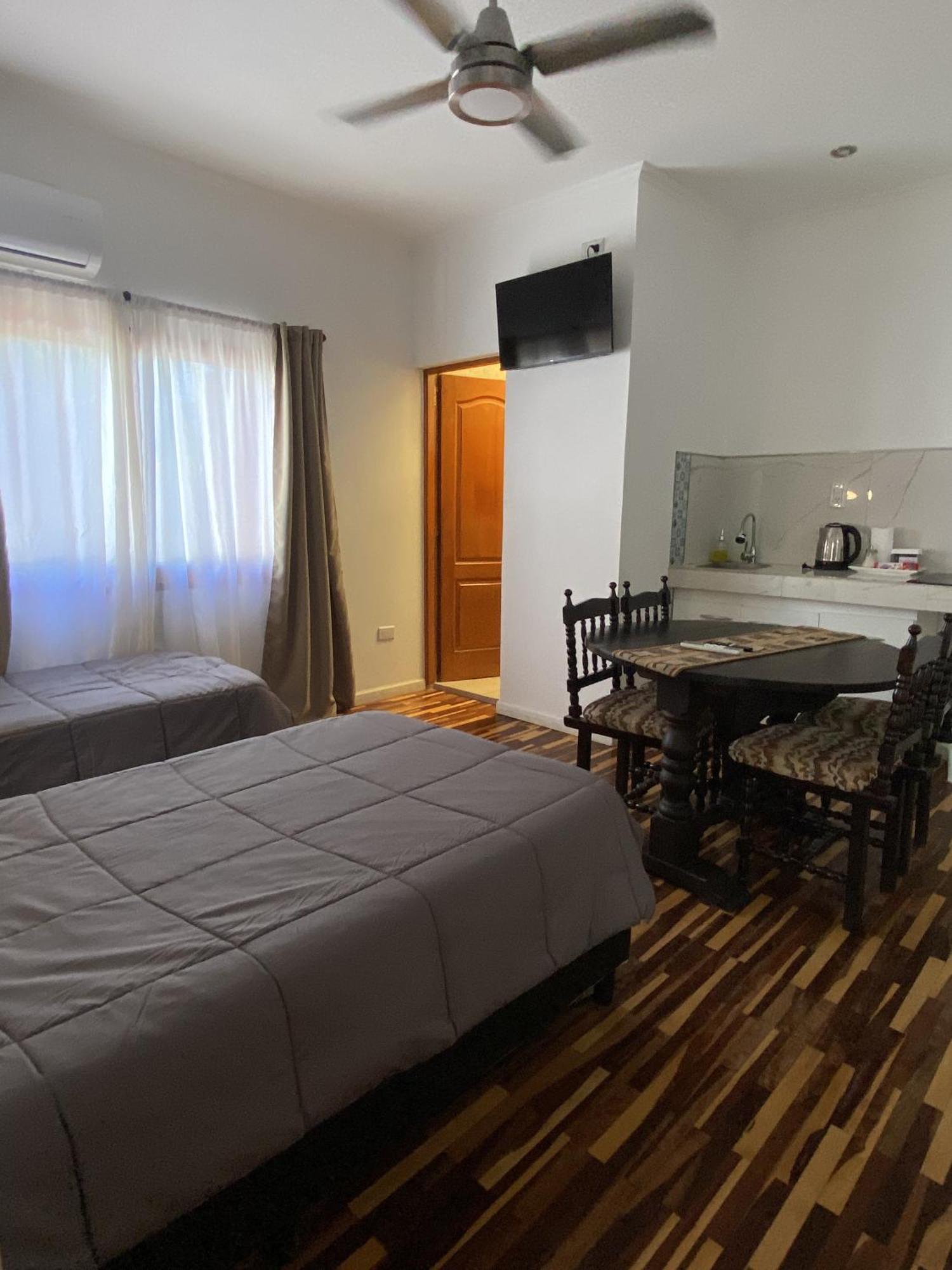Temporarios Saenz Pena Apartment Президенсия Роке Саенс Пеня Екстериор снимка