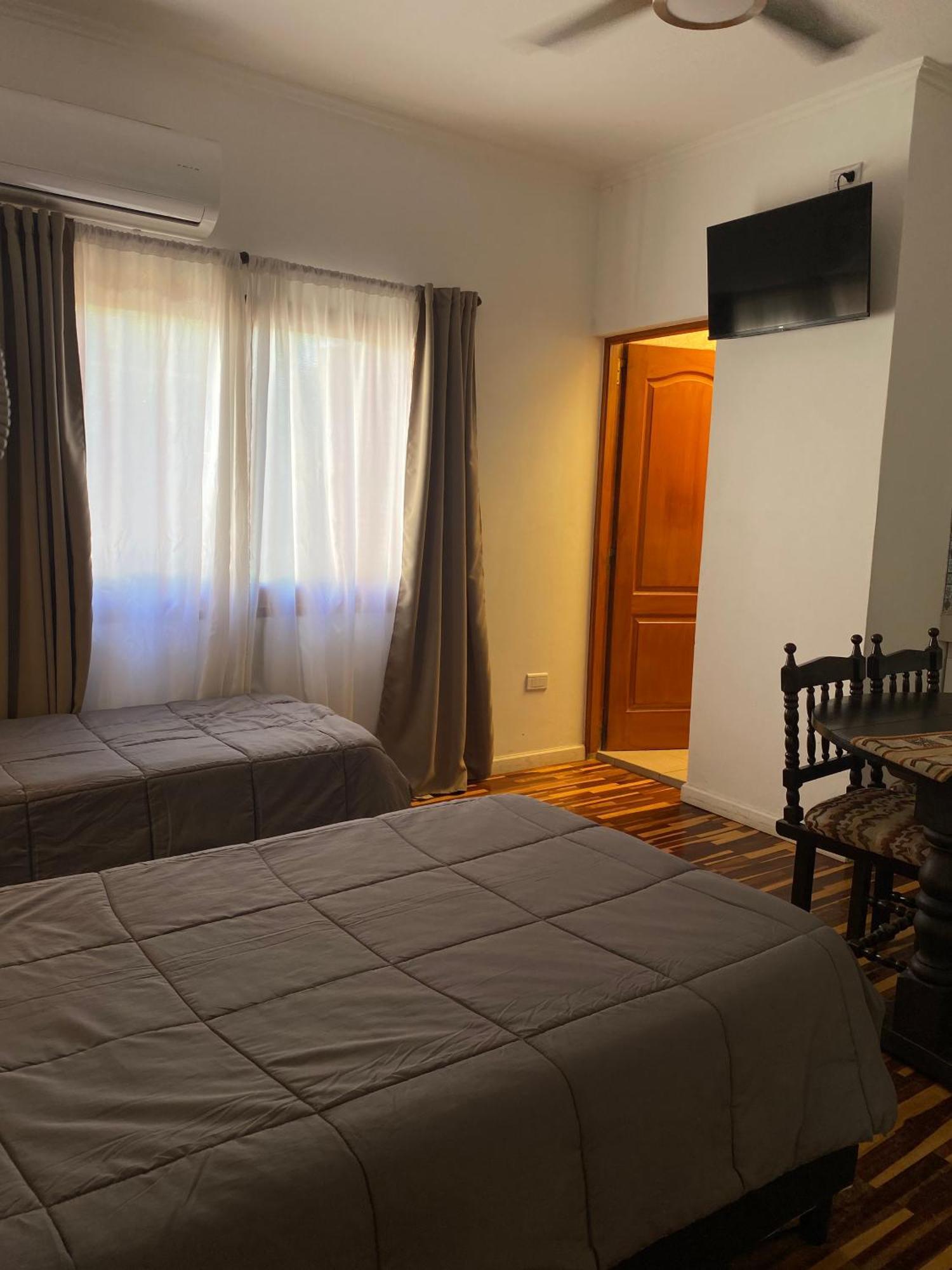 Temporarios Saenz Pena Apartment Президенсия Роке Саенс Пеня Екстериор снимка
